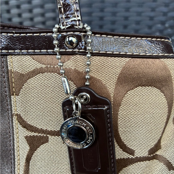 COACH BAG,Coach Brown and Tan Signature Shoulder Bag - Picture 15 of 16